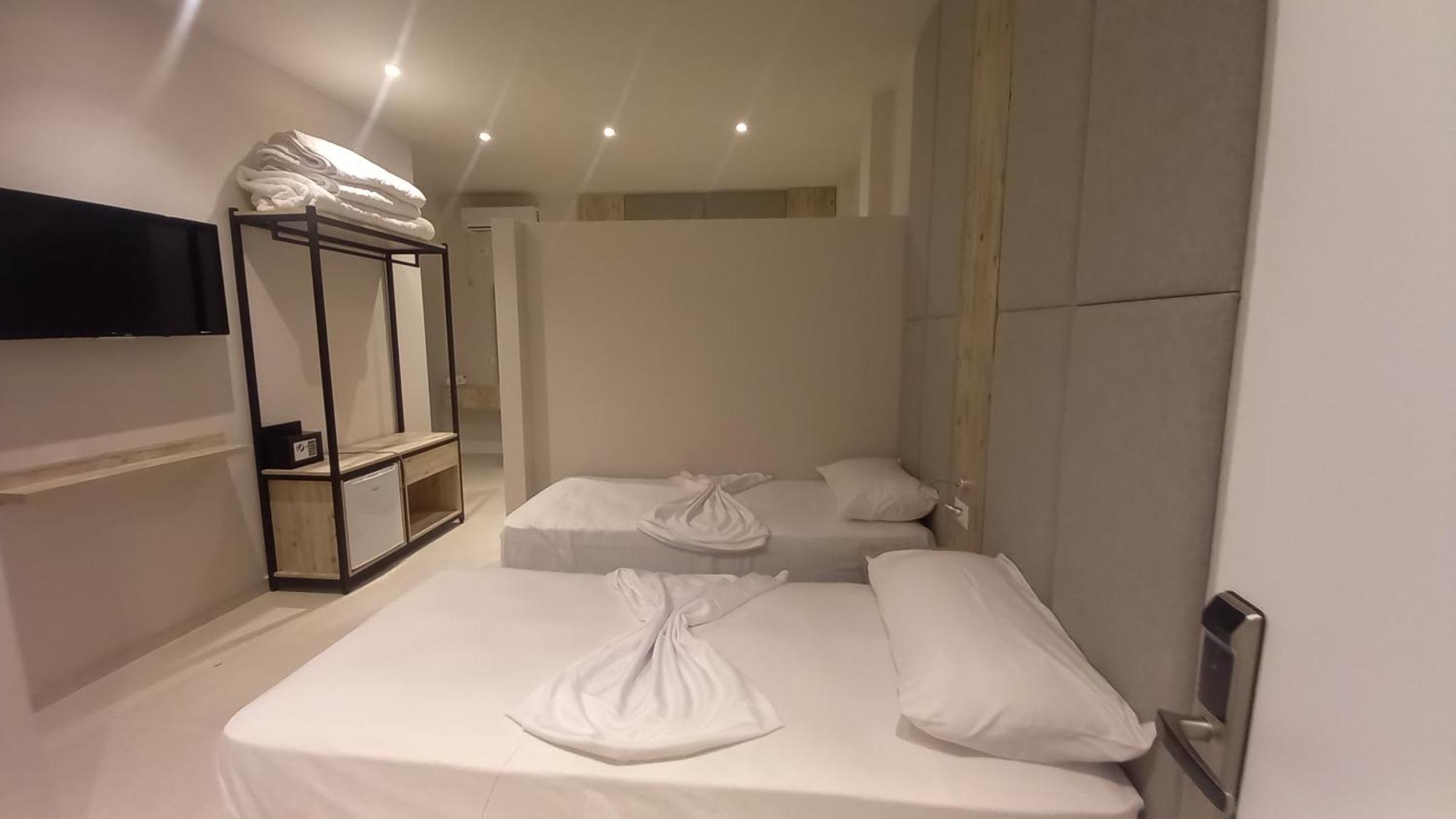 Hotel Aglon Vlorë Habitación foto
